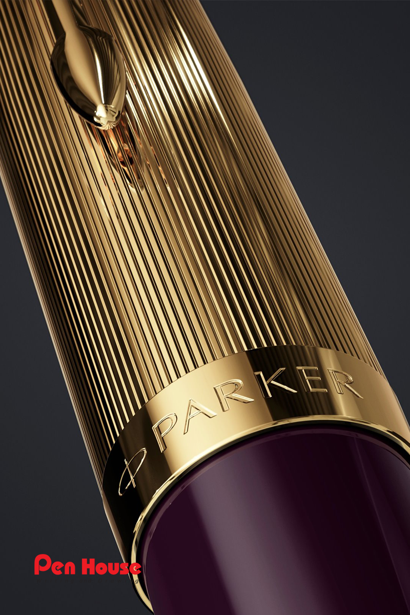 PARKER 51 DELUXE PLUM GOLD TRIM FOUNTAIN PEN (M)